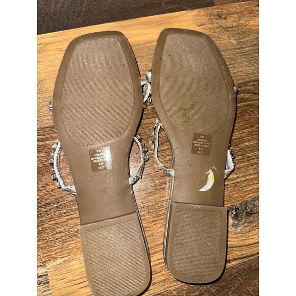 Unisa Unsarai Flat Sandals With Rhinestones & Pearls  Size 9 - Picture 11 of 14